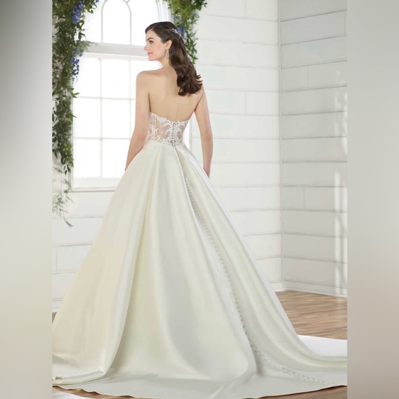 Essence of Australia - Wedding Gown - Picture 8 of 8